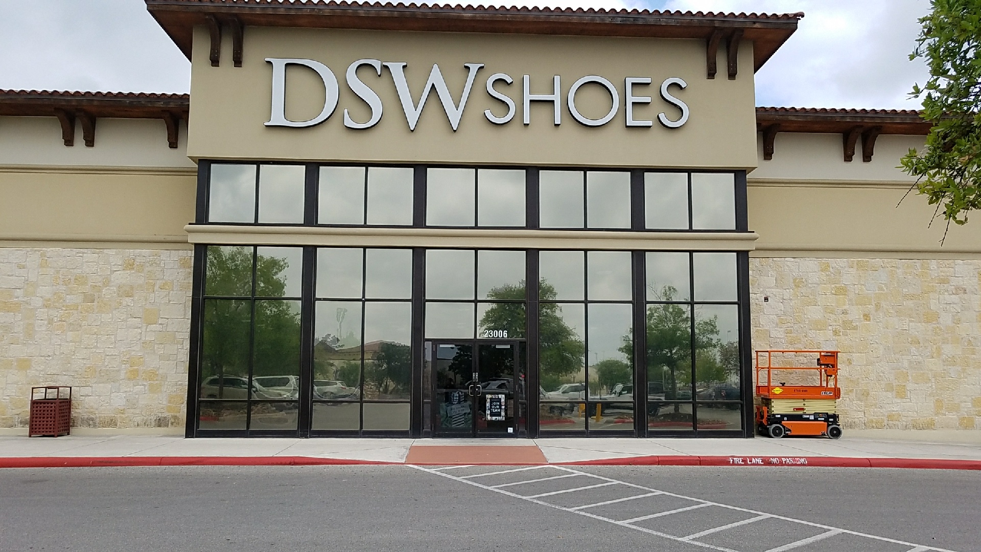 Commercial Window Tint Shop in San Antonio Commercial Window Tint Shop in San Antonio